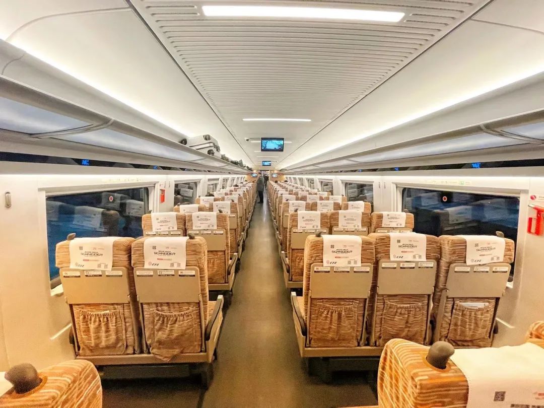精彩啟航，SCHNEIDER高鐵媒體廣告年度回顧之高鐵列車