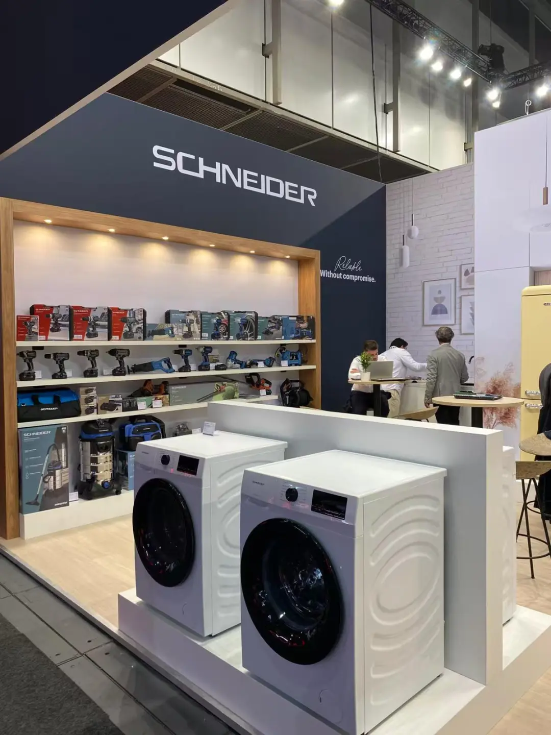 SCHNEIDER亮相德國(guó)IFA 2025！用設(shè)計(jì)探尋生活真諦